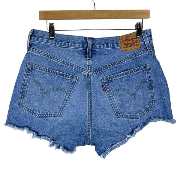 Levi's 501 Jean Shorts Distressed Raw Hem Medium Wash Denim Festival Size 30 - Image 4