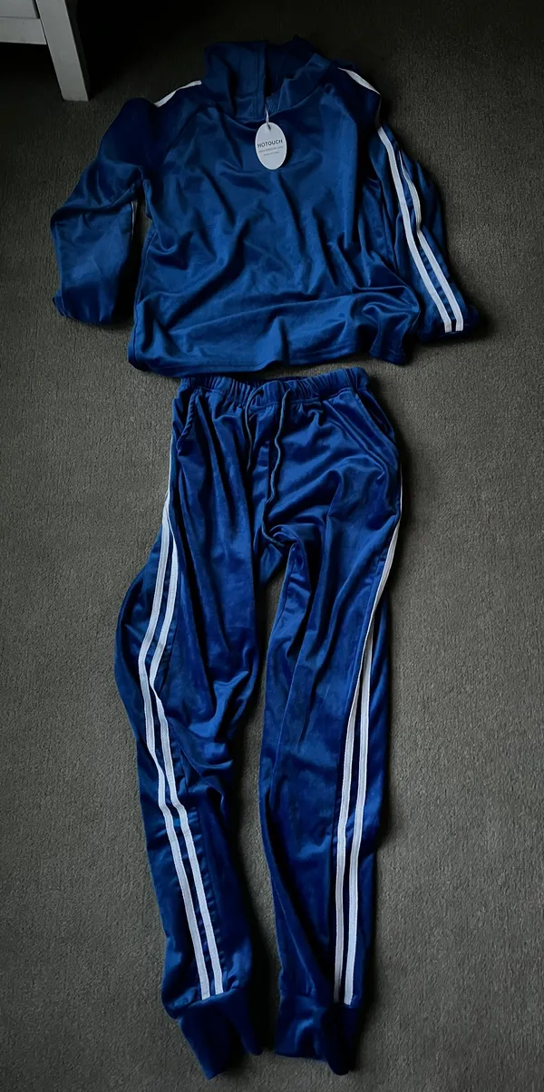 Blue And White Matching Set - Image 5