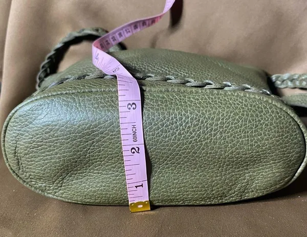 Saddle River Chic Green Leather Bucket Bag - Image 5