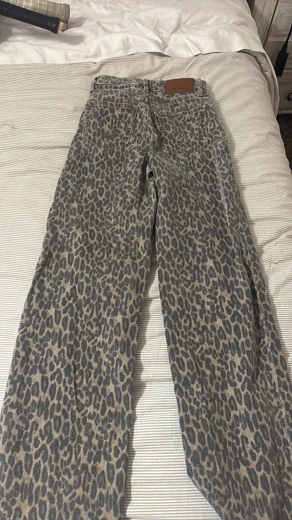 Buckle Jeans - Image 3