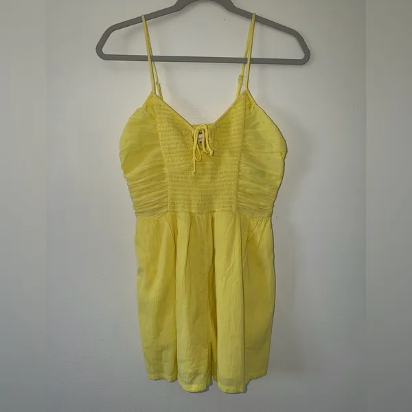 Aerie Yellow Smocked Keyhole Beachy Romantic Summer Yellow Romper size small - Image 5
