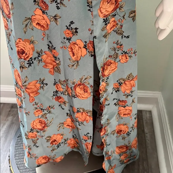 Astr the Label Blue Floral Print Midi Dress Small - Image 8