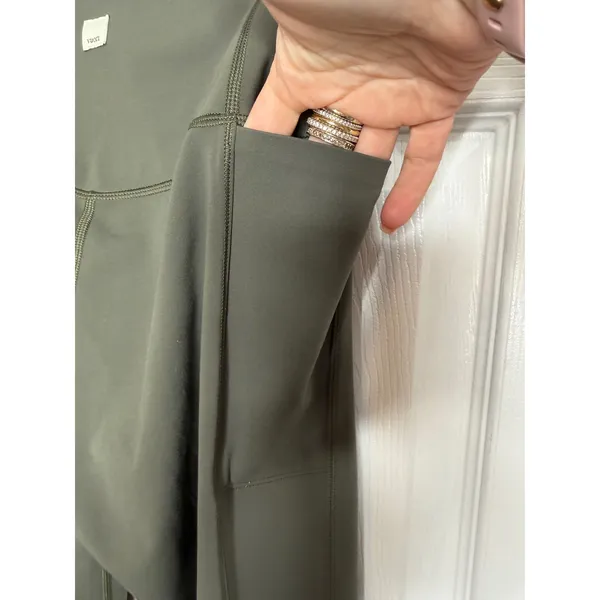 VUORI woman's studio pocket leggings Sage Green Size M - Image 5
