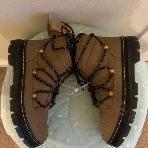 NEW Dr. Martens Combs Ankle Boot LA004 Womens size 10 - Image 3