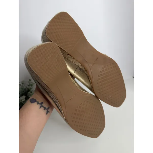 NEW Aerosoles Aurora Leather Wedges Gold Metallic Round Toe Size 9M Casual - Image 6