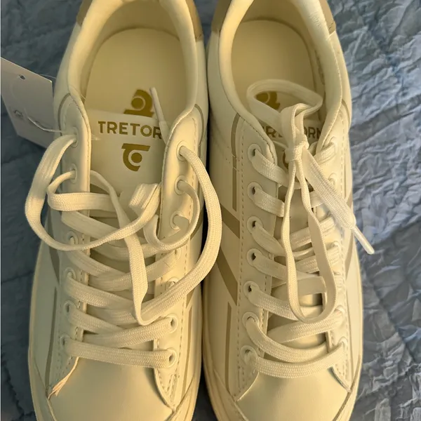 Tretorn Women’s Serve Leather sneaker NWT Women’s 8 medium - Image 2