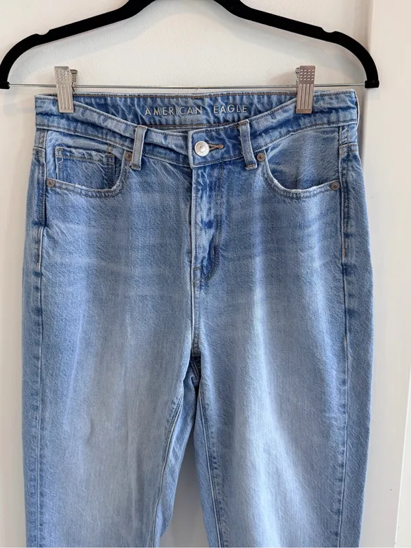 American Eagle Outfitters Women’s Mom Jeans Light Blue Straight Leg Jeans 4 Long - Image 4