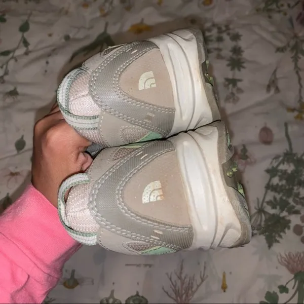 North face hiking shoes - Image 7
