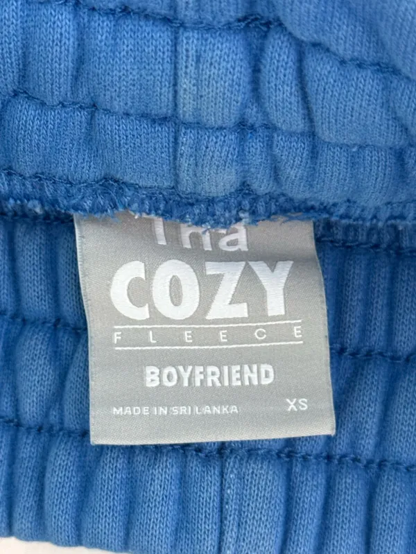 Aritzia Tna Cozy Fleece Boyfriend Hi-Rise Micro Short Fleece Sweatshort - Image 4