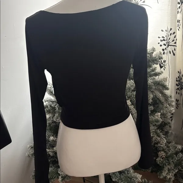 Elegant Black Women's Top Size L - Image 4