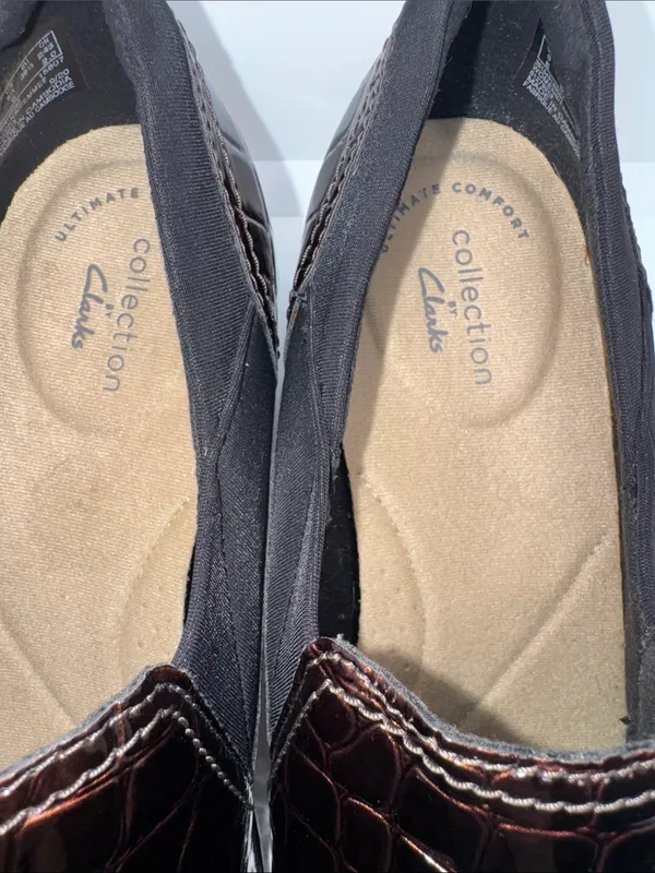 Clarks Emily Amelia Loafers Women's US 8.5 W Brown Croc Patent Shoes - Image 7