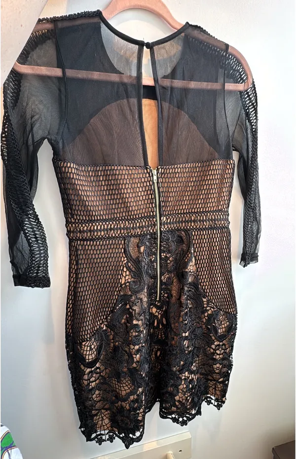 L’Atiste Black and Nude Lace Cocktail Dress - Image 3