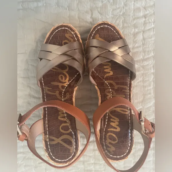 Sam Edelman Gold and Tan Platform Sandals - Image 4