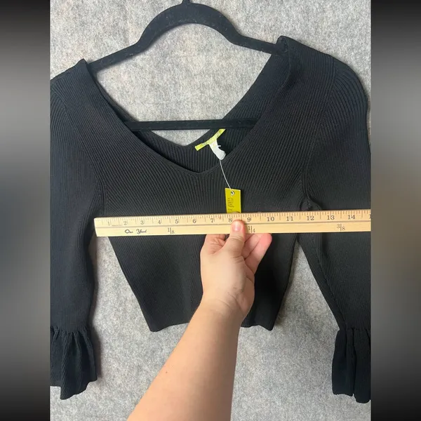 Gianni Bini Women Size Medium Black 3/4 Ruffle Sleeves Cropped Sweater‎ Top NWT - Image 5