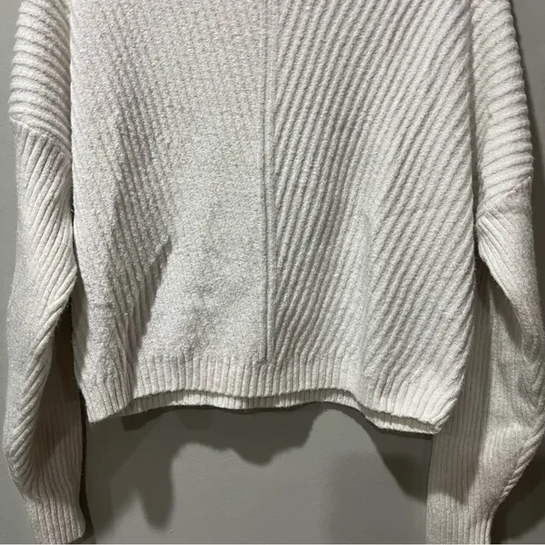 Hollister Womens Cropped Pullover Long Sleeve Knit Sweater‎ White Size Large - Image 3