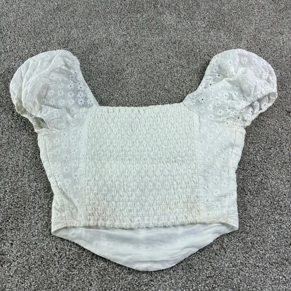 White Eyelet Embroidered Puff Sleeve Crop‎ Top Juniors M Cottagecore Coquette - Image 9