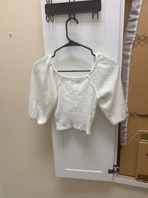 Urban Outfitters White Ribbed Knit Twist-Front Puff Sleeve Lena Crop Top - Image 3
