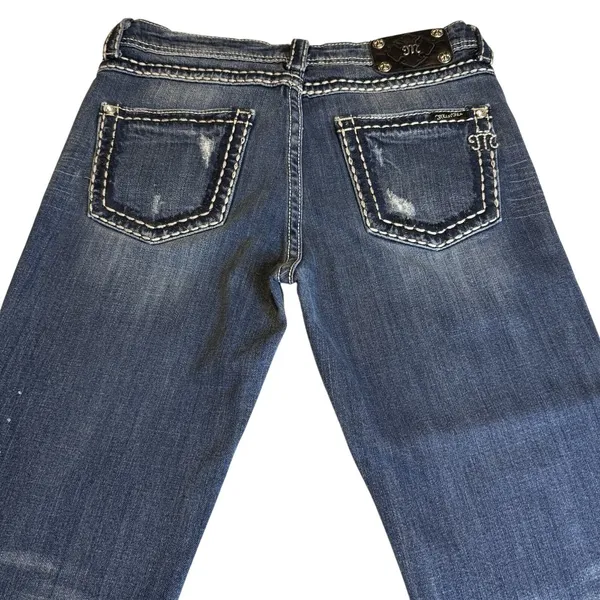 Miss Me Modelo Boyfriend Distress Mid Rise Dark Wash 6 Cropped Denim Jean Capri - Image 3