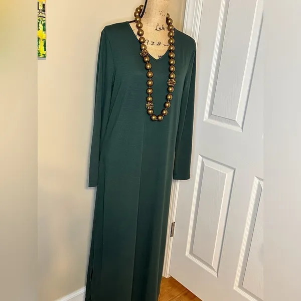 FULL SLEEVE EMERALD GREEN SLIP DRESS SIZE M (necklace sold separately) - Image 4