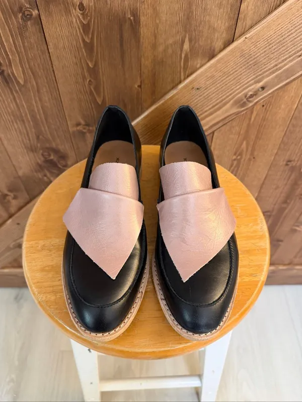 All Black Leather Flatbow Cowman Loafers Black Pink EU 38 US 7.5-8 - Image 2