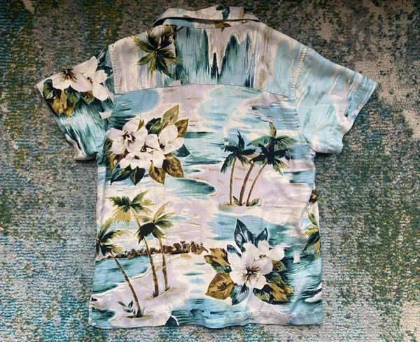 Vintage Tiki Classics silk Hawaiian palm trees button down shirt, size medium - Image 9
