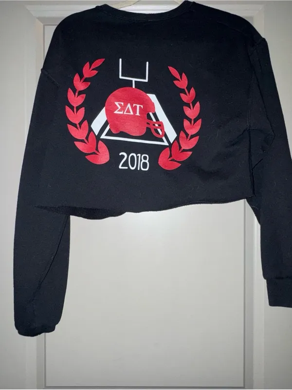 Cortaca Sigma Delta Tau Black Cropped Sweatshirt - Image 2