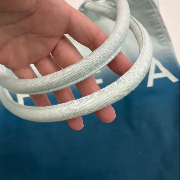 Athleta Tote Bag Lightweight Beach Travel Gym Ombré Blue - Image 4