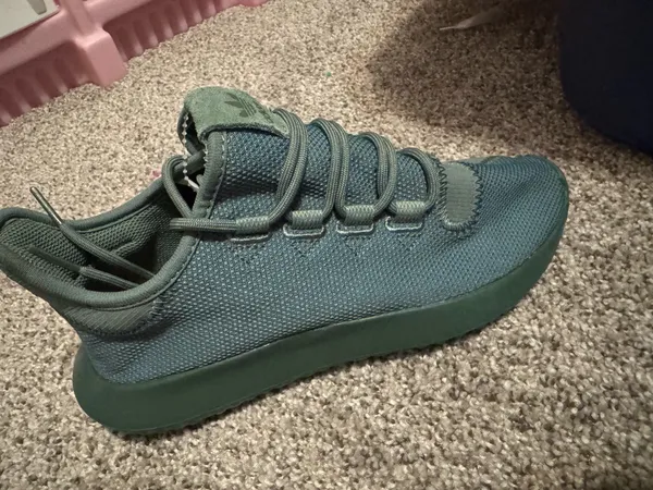 Adidas Shoes Tennis boys 5.5 - Image 9