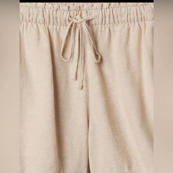 Gap linen blend pull on short khaki sand tan size medium - Image 2