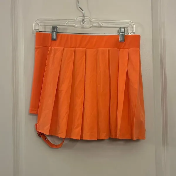 Halara tennis skirt women’s size medium - Image 4