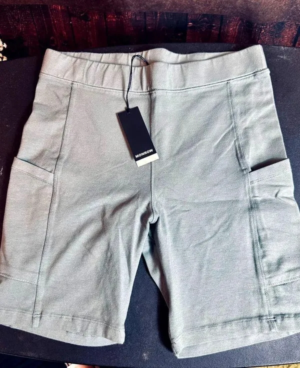 Monrow Biker Shorts w/Hip Pockets Olive - size M - Image 6