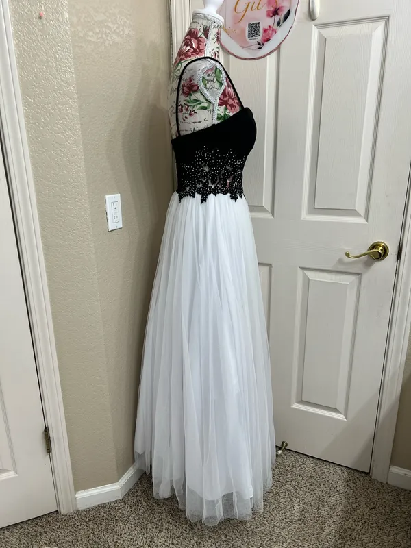 Blondie Nites Black and White Spaghetti Strap Prom Gown size 7 Junior - Image 3