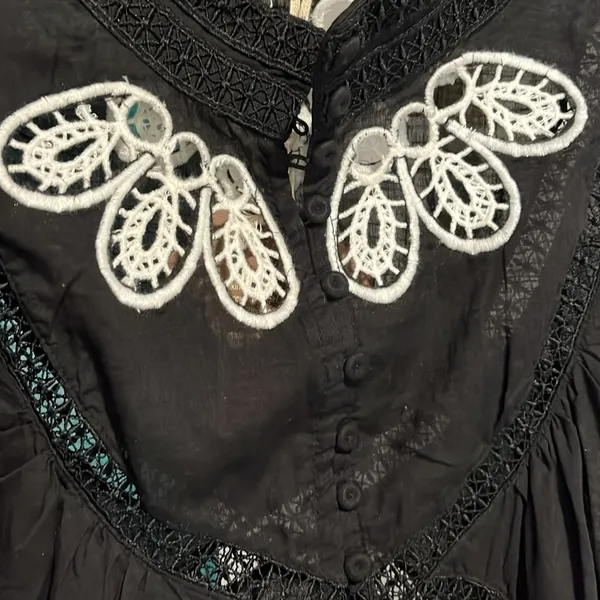 Anthropologie x Forever NWT That Girl Embroidered high neck Blouse - XS - Image 9