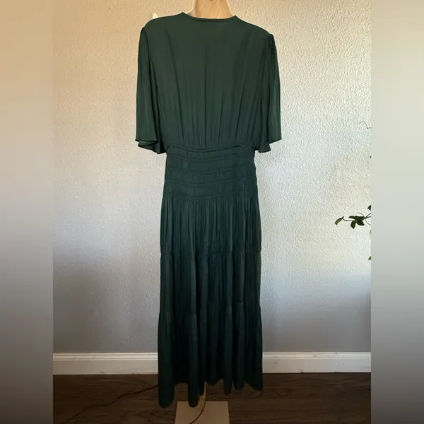Reset‎ Satin Maxi Size Large Flowy Green - Image 4