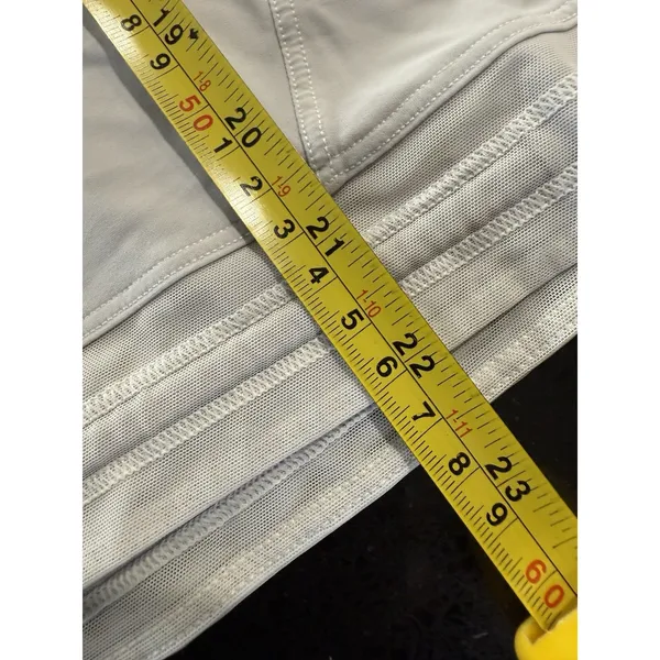 Lululemon Athletica Women's‎ T-Shirt Size 8 - Image 6