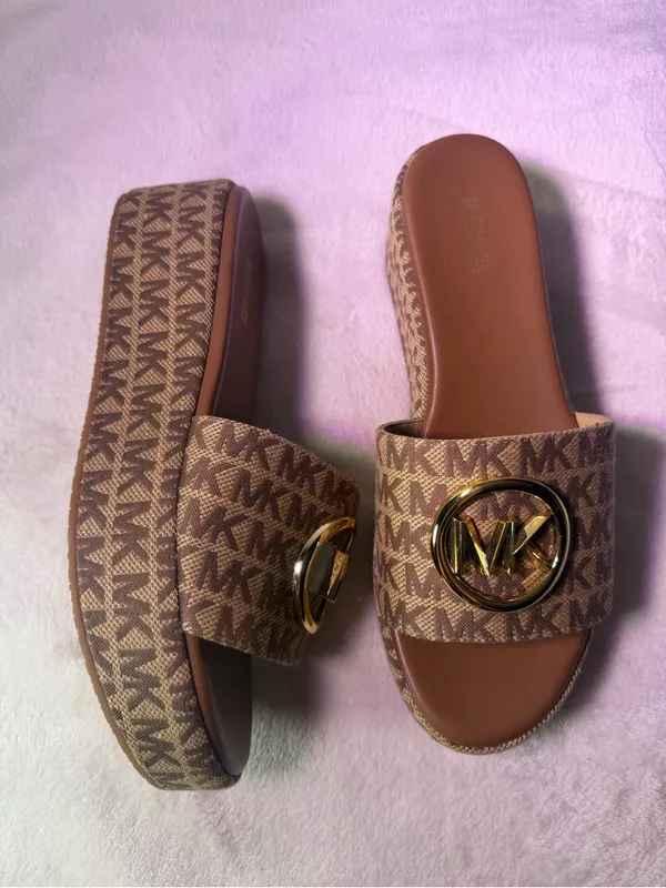 MICHAEL Michael Kors Brown Monogram Platform Slide Sandals with Gold Logo - Image 5