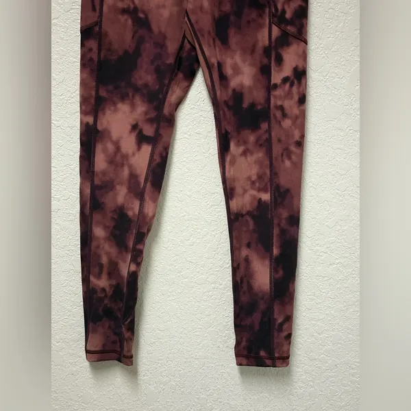 NWT VICTORIA'S SECRET Tie-Dye Incredible Essential 7/8 Leggings Size 6 - Image 6