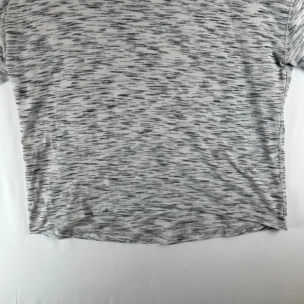 Lululemon Athletica Space Dye Relaxed‎ Fit Short Sleeve Top Size 8 White Black - Image 4