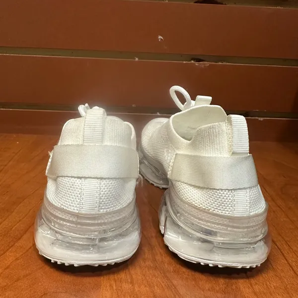 Link White Sneakers with Knit Mesh Upper and Air Cushioning - Image 4
