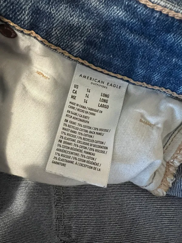 American Eagle Jeans - Image 3