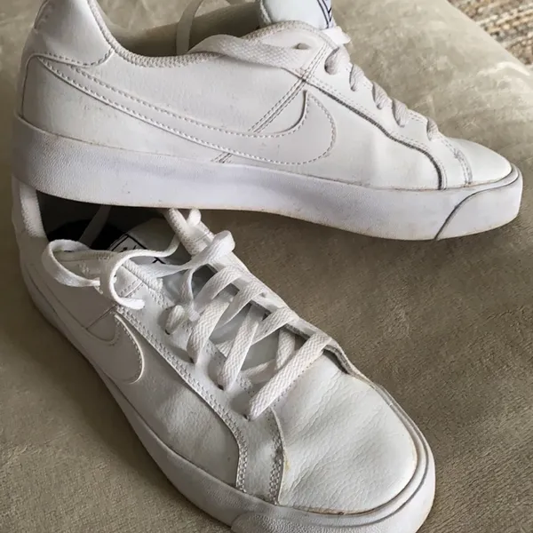 Nike sneakers - Image 2