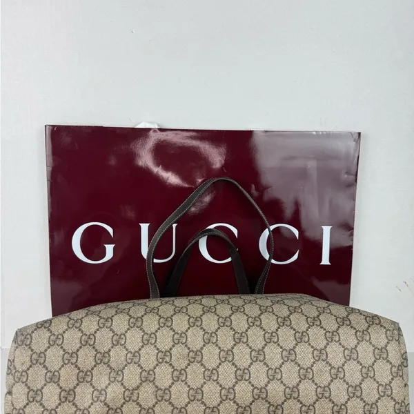 GUCCI GG Supreme Monogram Medium Zippered Shopping Tote Dark Brown. - Image 10