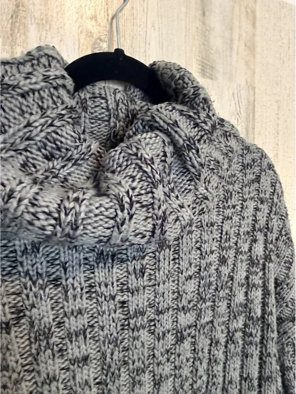 Urban Outfitters Women’s M/M Gray Chunky Knit Cropped Cowl Neck Sweater - Image 8