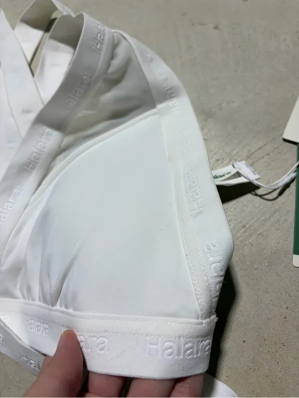 HALARA NWT Speedwave White Multi-Strap sports bra small - Image 3