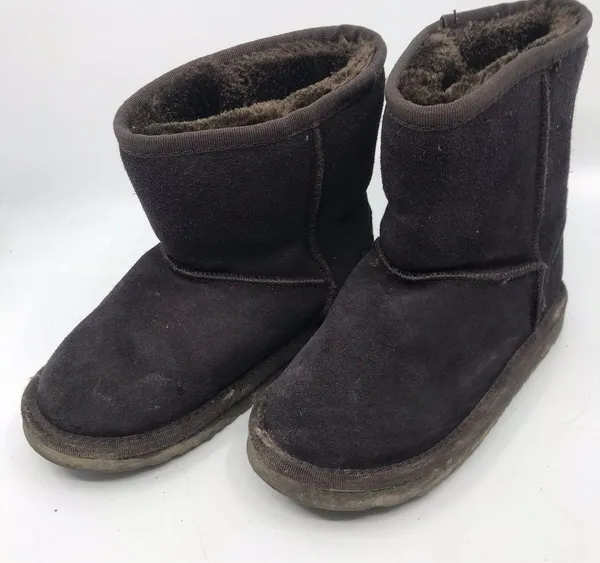 Short UGG Green Boots Size US 6 - Image 4