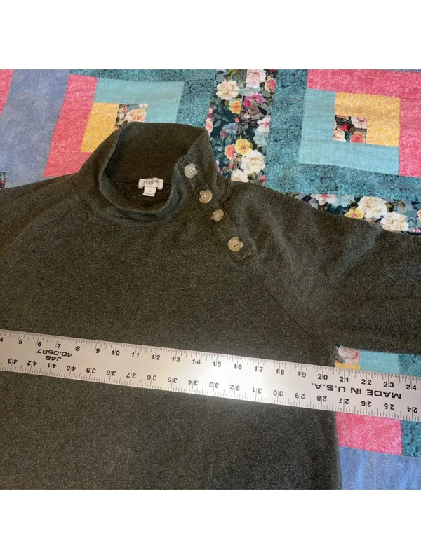 J.Crew Women's Medium Button-Accent Pullover Sweater Cozy Outdoor Stylish J.Crew - Image 7
