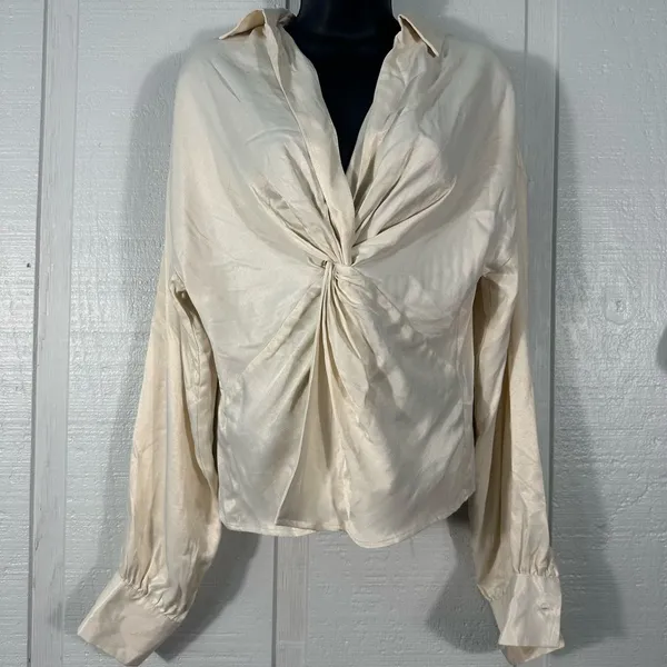 Topshop Knot Front Ivory Satin Long Sleeve V Neck Top Size 4 NWT - Image 4
