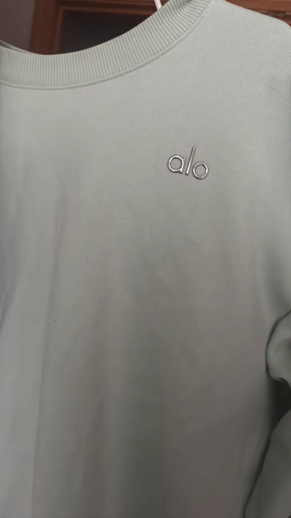 alo sweatshirt teal small - Image 4