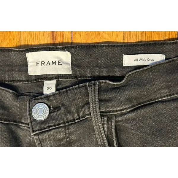 FRAME denim women’s jeans black washed frayed hem high rise Ali wide crop Sz 30 - Image 2