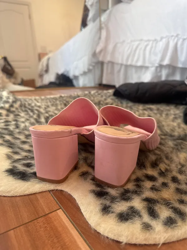 Pink heels Size 6 - Image 4
